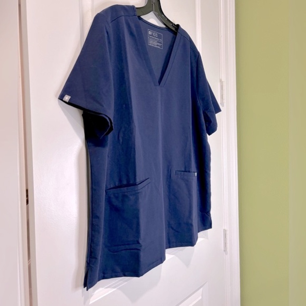 Figs Casma Navy 3 Pocket Scrub Top Size XXL